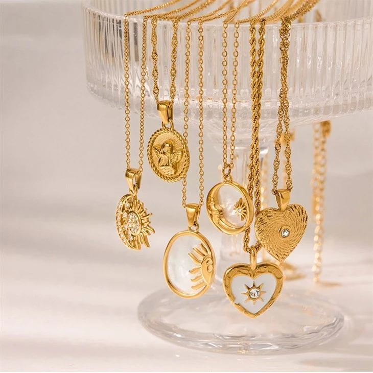 316 Stainless Steel Vintage Heart Necklaces high quality
