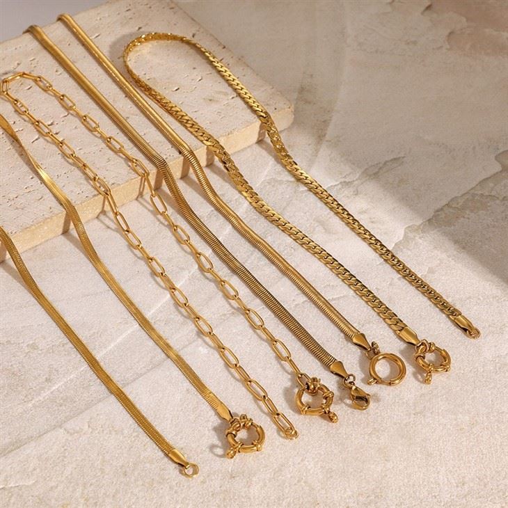 Herringbone Chain Charm Necklace