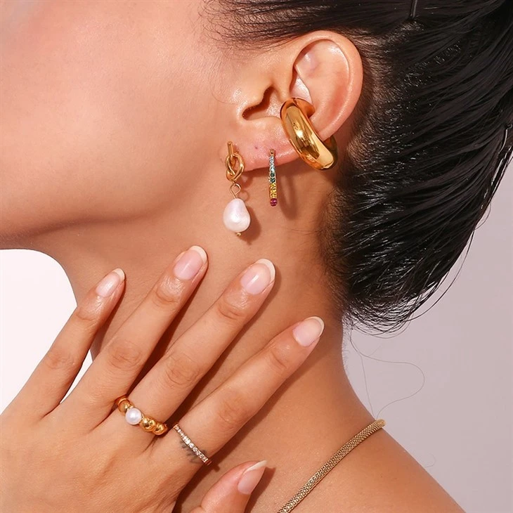 Knot Link Single Pearl Drops suppliers