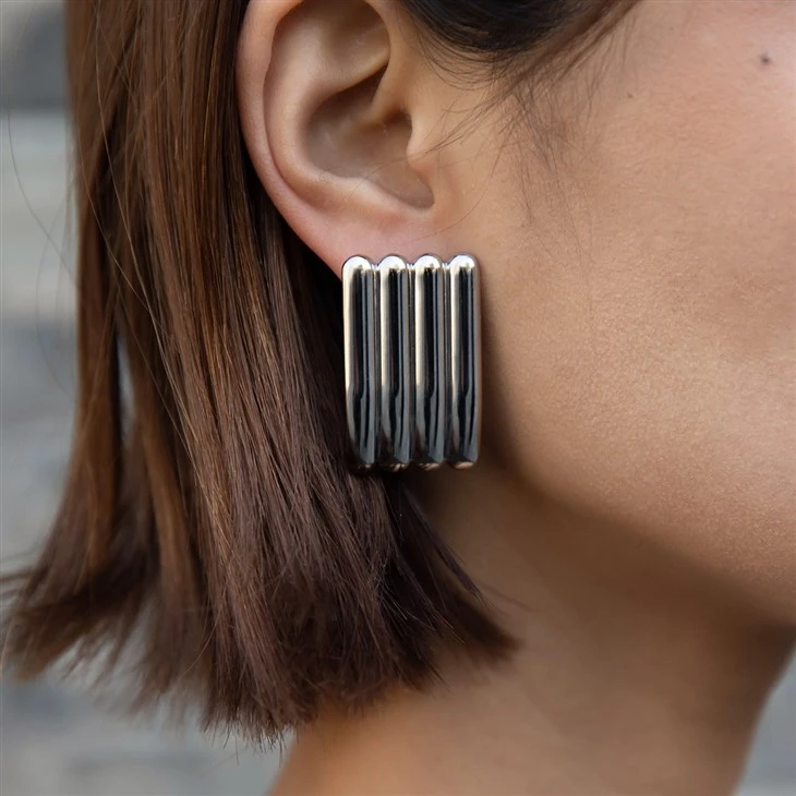 Ribbed Rectangle Earring