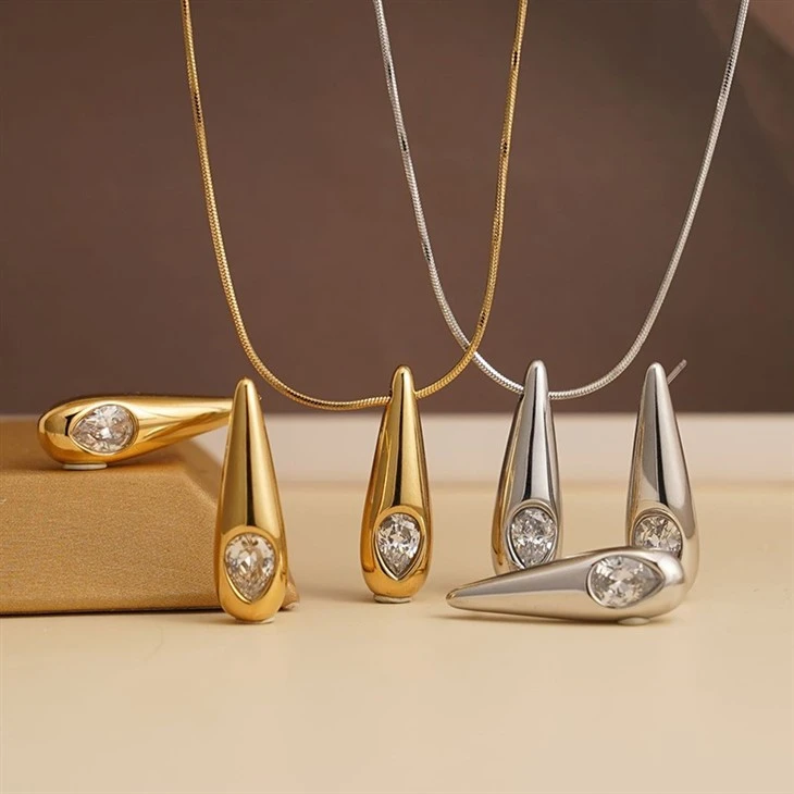 Teardrop Zircon Stud Earrings factory